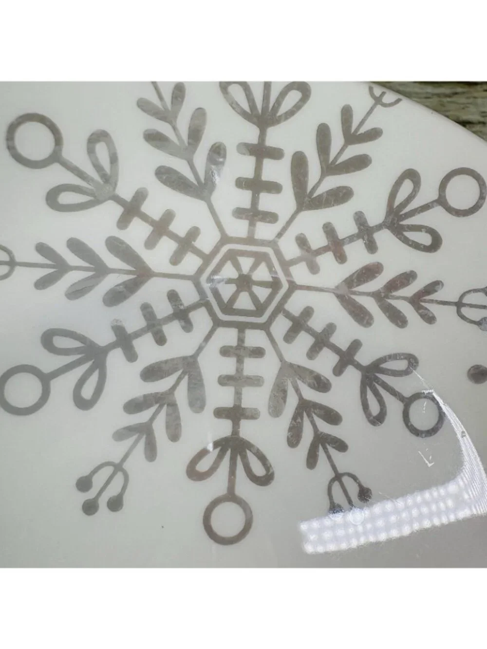 Royal Norfolk Greenbrier RNF129 SNOWFLAKES Gray Luster White Salad Plates Set 4